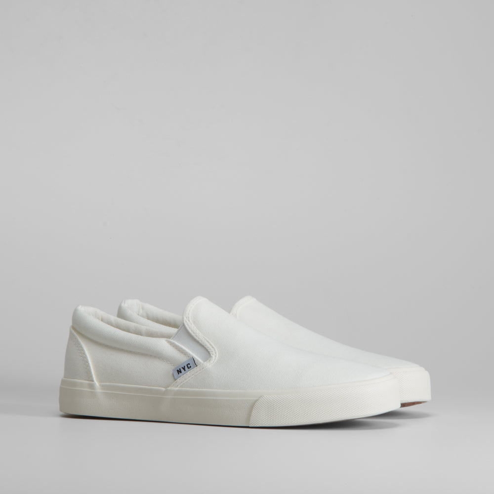 Zapatilla slip on básica NYC