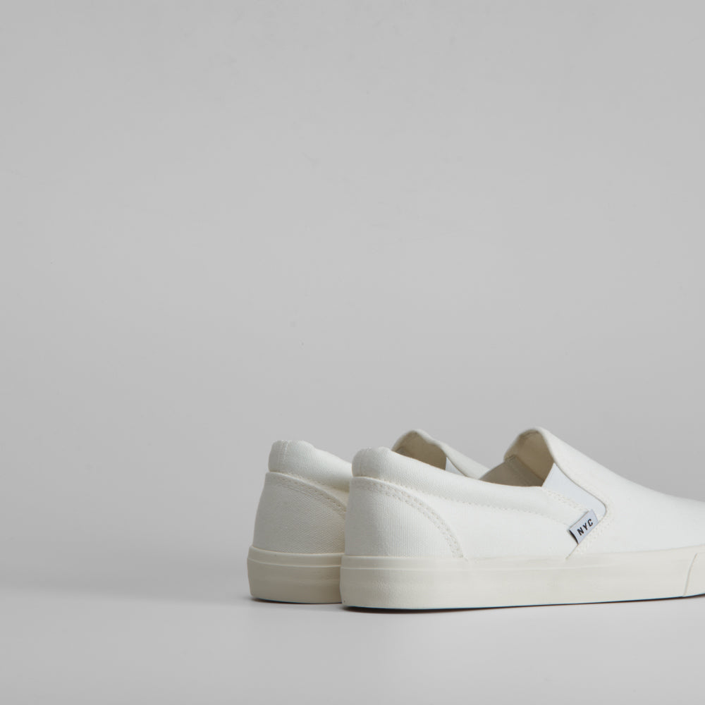 Zapatilla slip on básica NYC