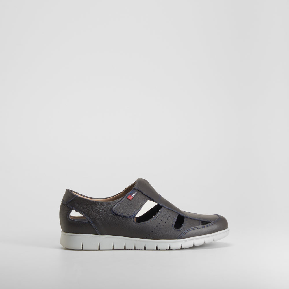Sandalia cerrada piel flex azul marino COMFEET