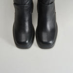 Bota de tacón negra NYC