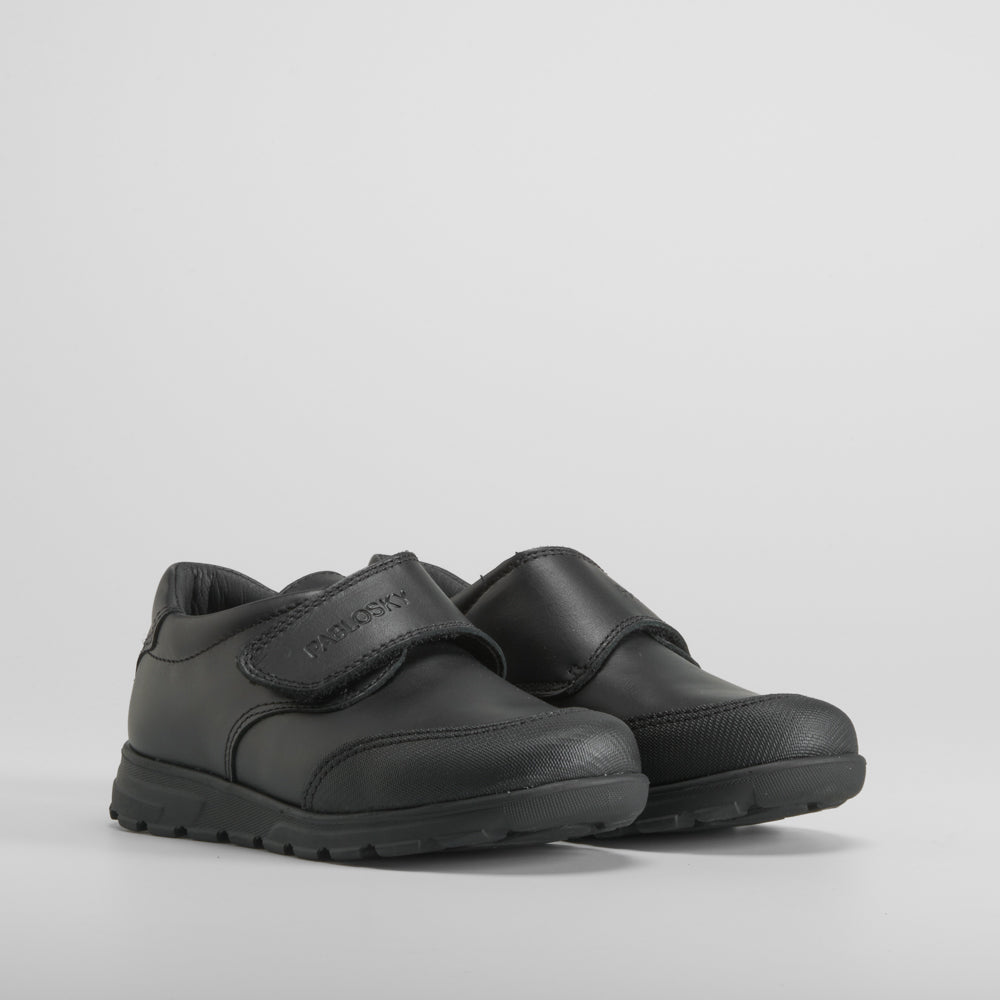 Zapato colegial negro de piel PABLOSKY