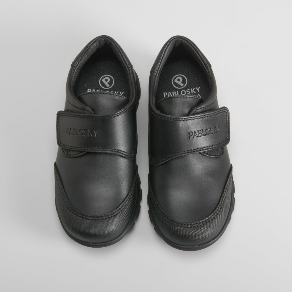 Zapato colegial negro de piel PABLOSKY