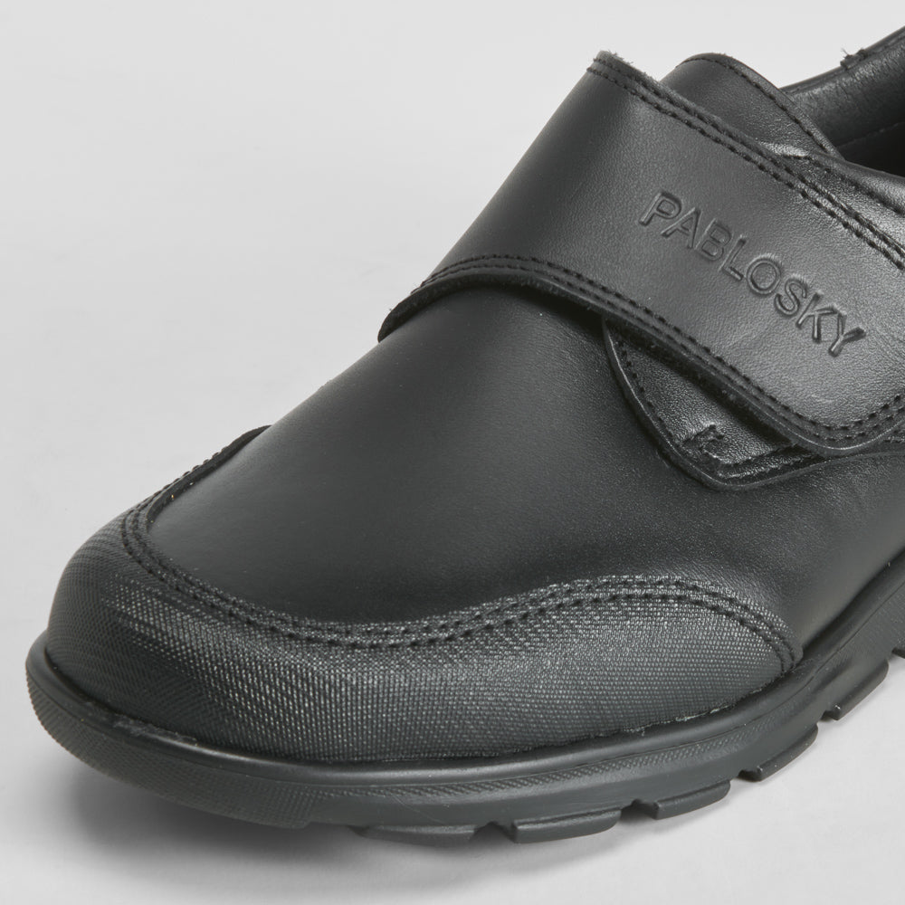 Zapato colegial de piel negro PABLOSKY