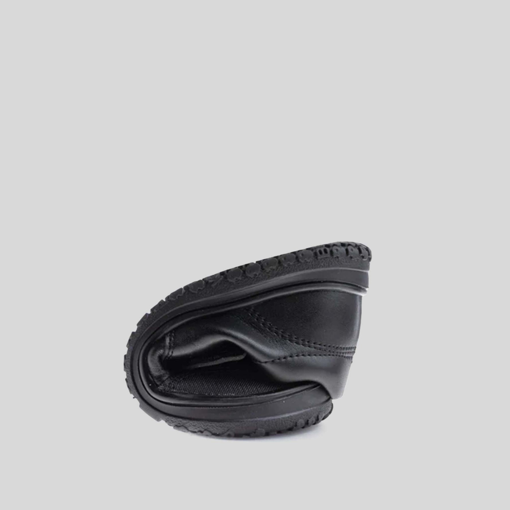 Zapato colegial respetuoso piel negro PABLOSKY