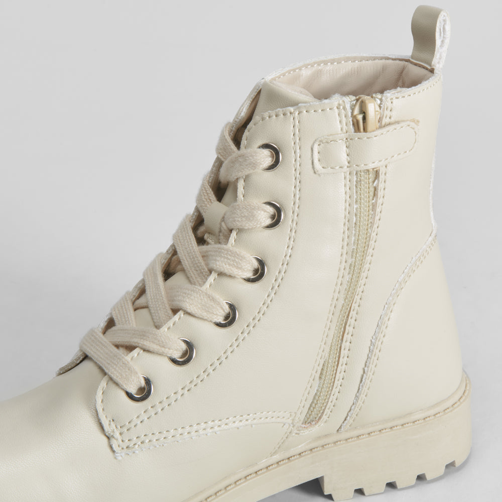 Botín militar plano beige OH GIRL