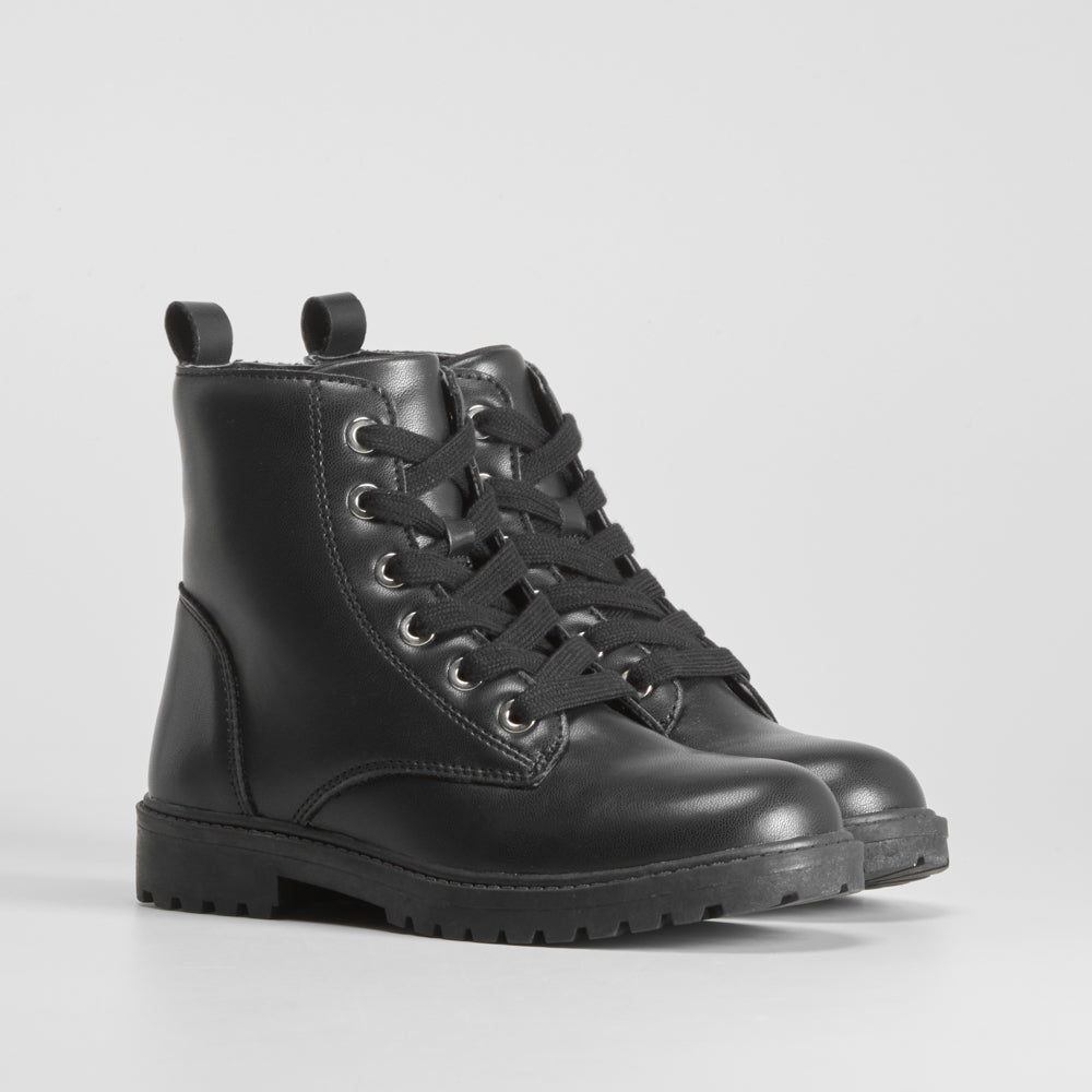 Botín militar plano negro OH GIRL