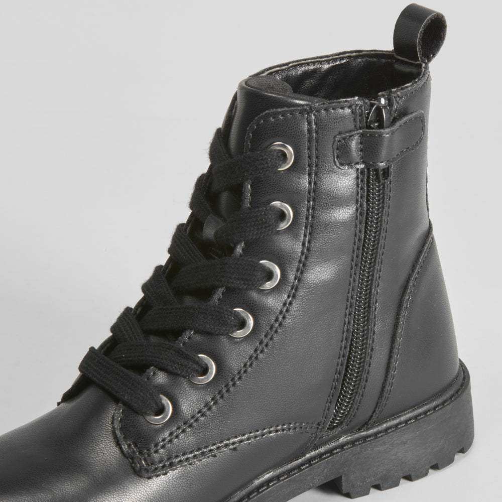 Botín militar plano negro OH GIRL