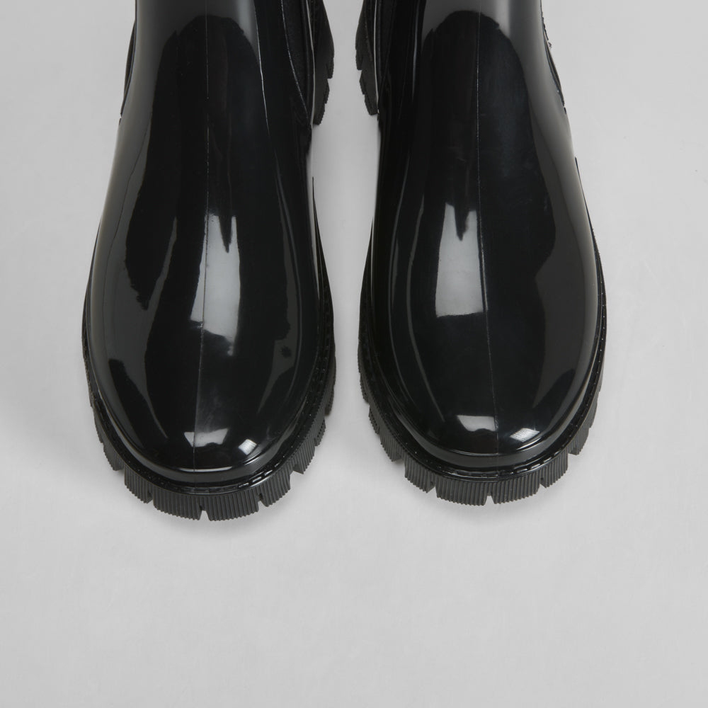 Botín chelsea negro de agua PICCOLA PIU
