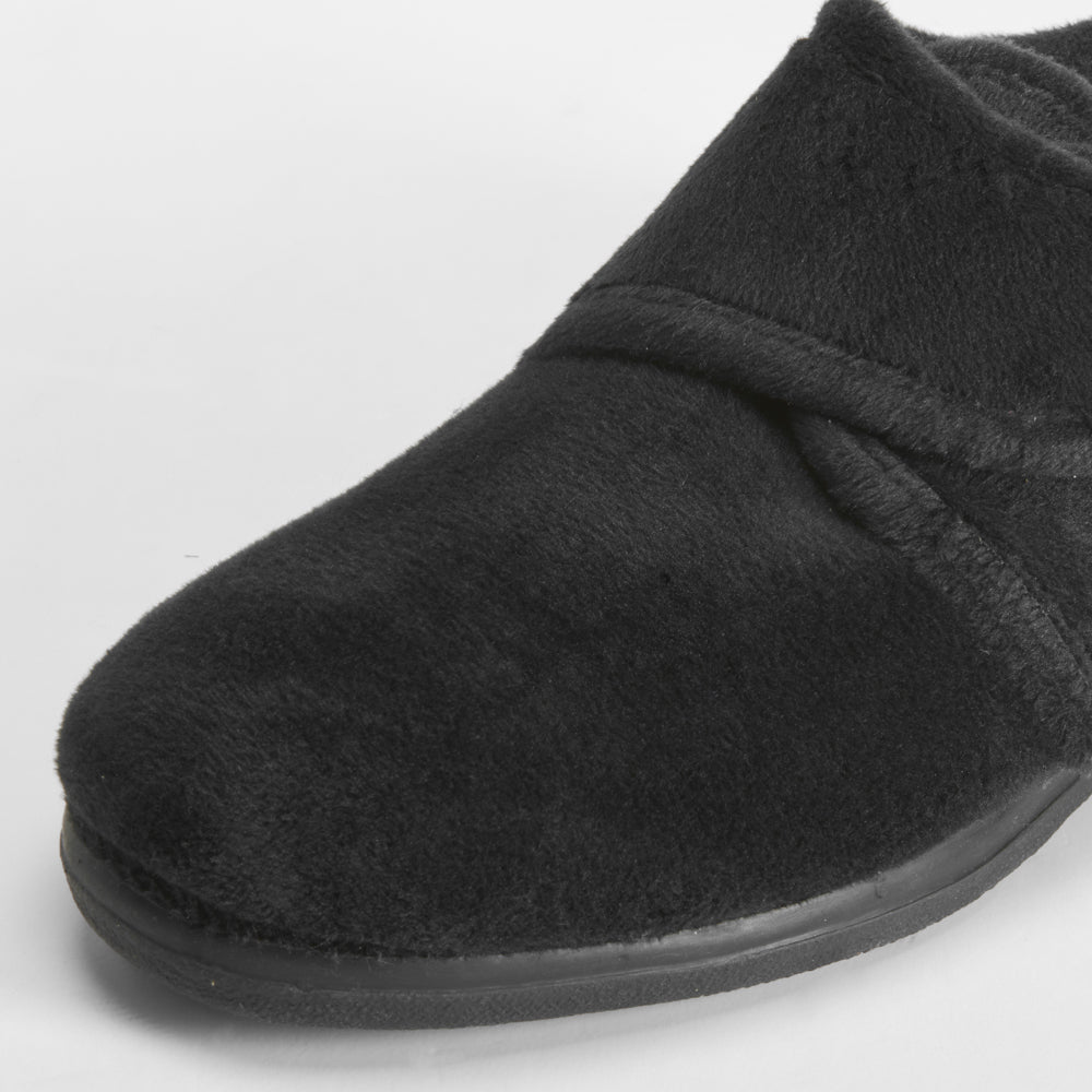 Zapatilla de casa negra velcro OLYNE