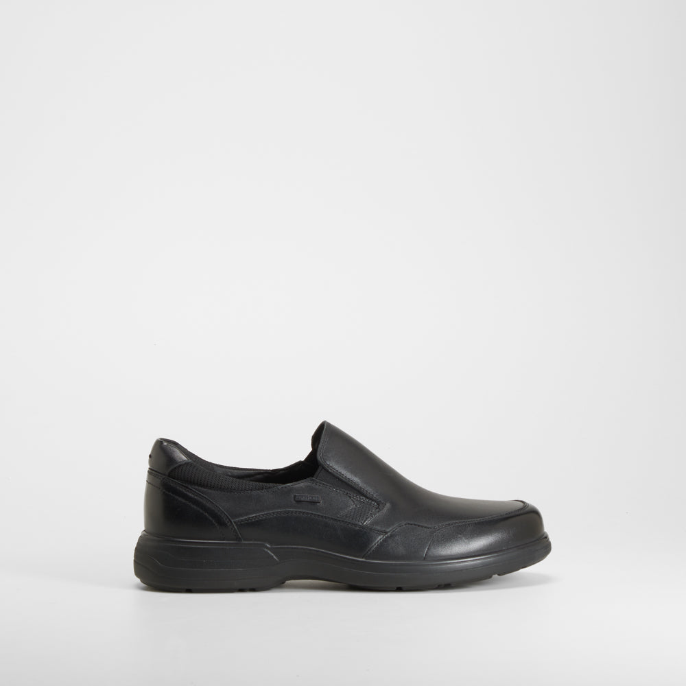 Deportivo slip on negro de piel COMFEET