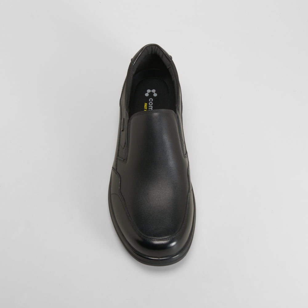 Deportivo slip on negro de piel COMFEET