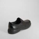 Deportivo slip on negro de piel COMFEET