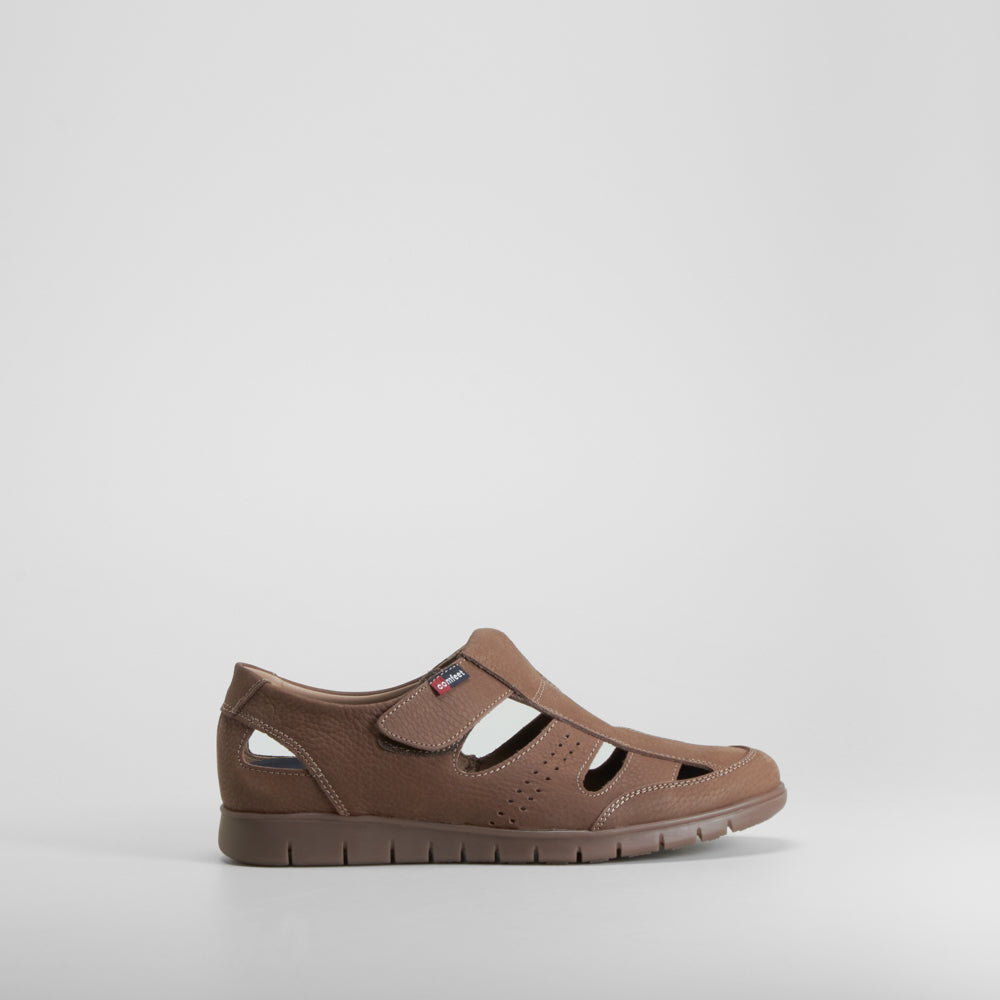 Sandalia cerrada de piel superflex COMFEET