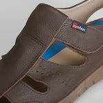 Sandalia cerrada de piel superflex COMFEET