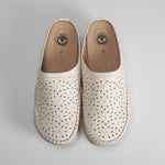 Zueco blanco troquelados de COMFEET
