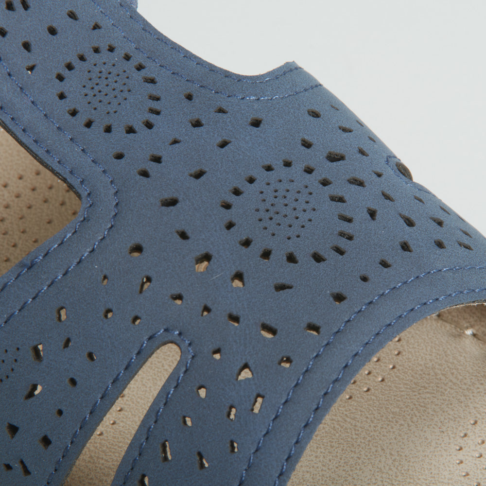 Sandalia cuña cosido perforados COMFEET