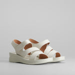 Sandalia de piel blanca cosidos COMFEET