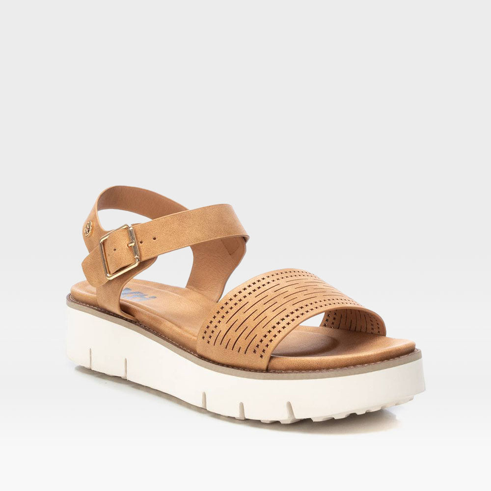 Sandalia cuña baja camel XTI