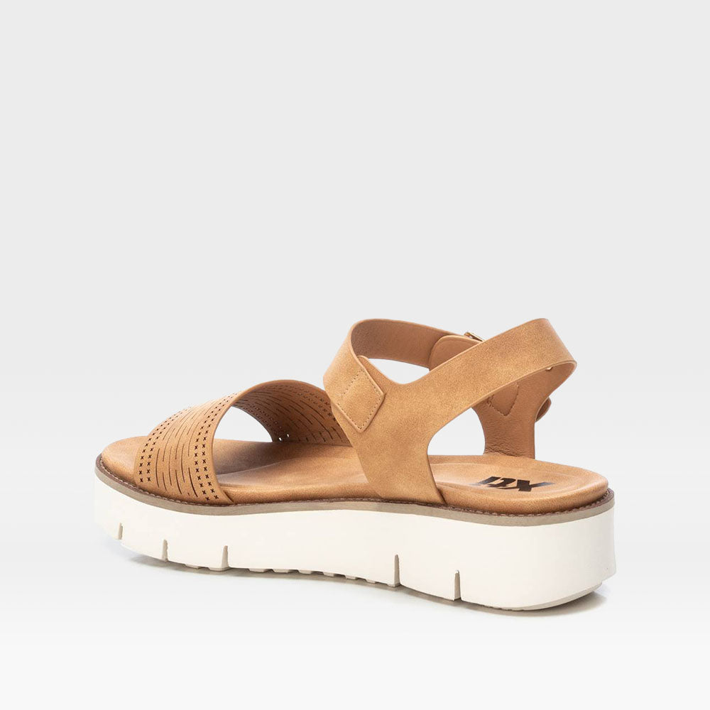 Sandalia cuña baja camel XTI