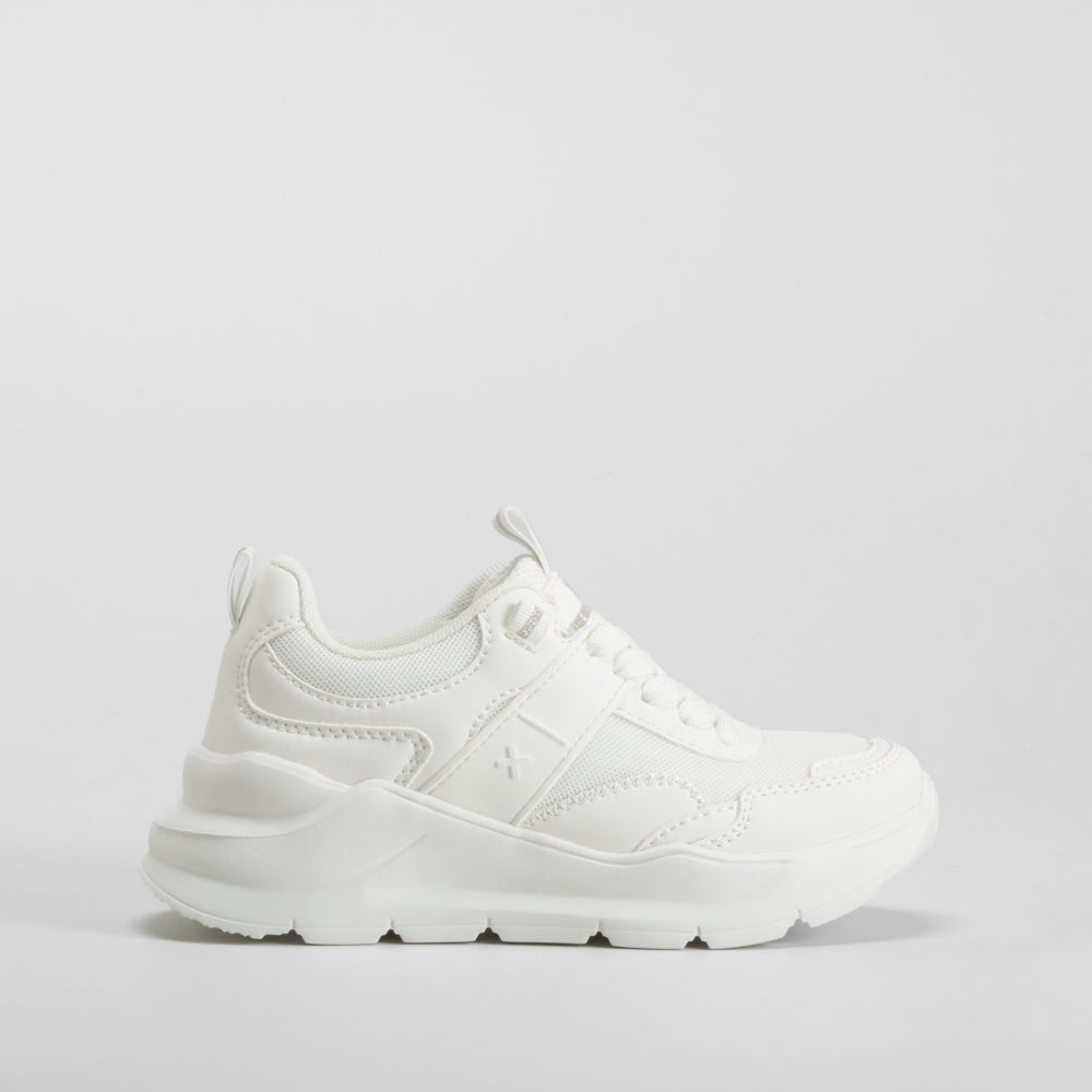 Deportiva chunky color blanco XTI