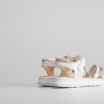 Sandalia blanca tiras metalizada COMFEET KIDS