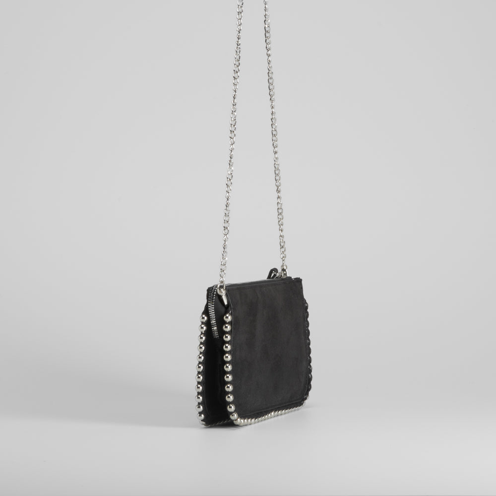 Bandolera negra remaches NYC