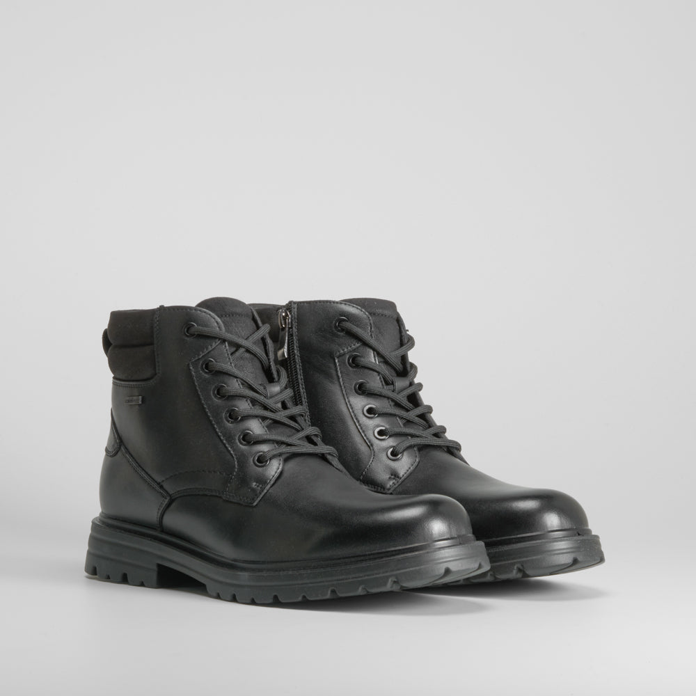Bota de piel montaña de COMFEET