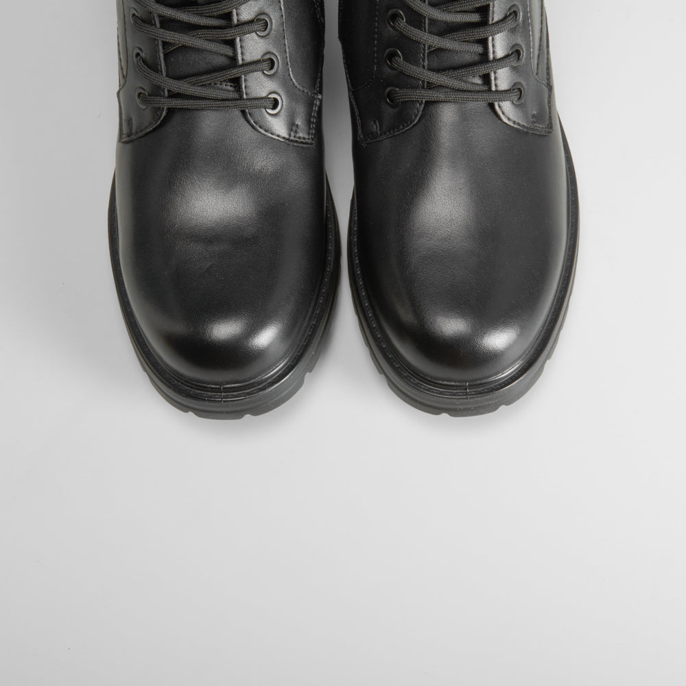 Bota de piel montaña de COMFEET