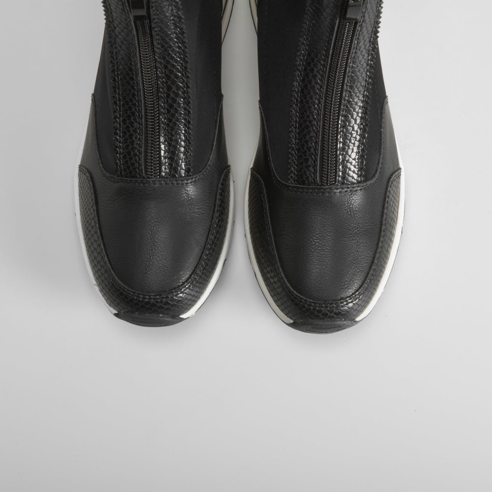 Zapatilla alta deportiva negra COMFEET