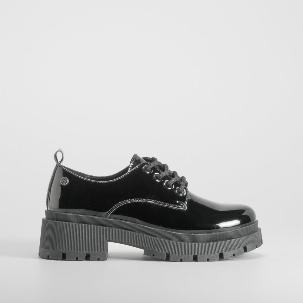 Blucher negro de charol con cordones NYC