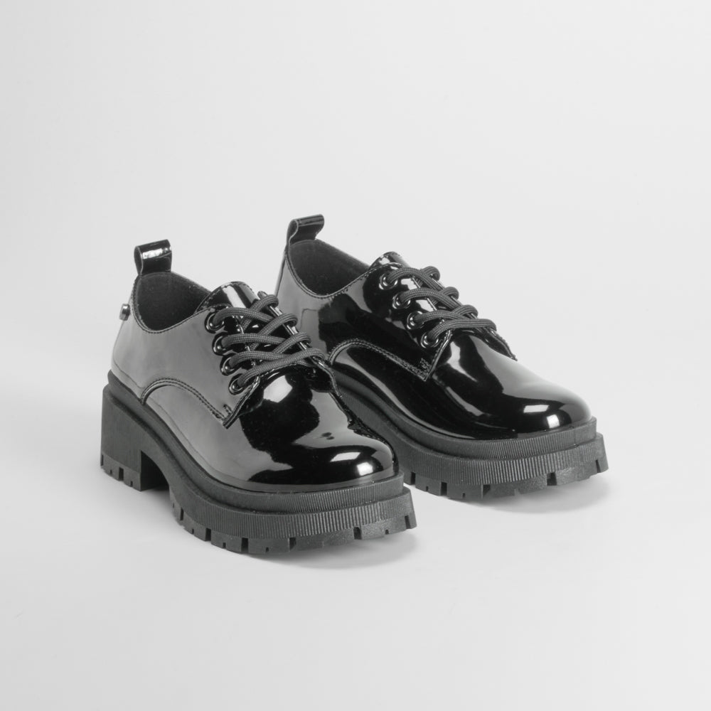 Blucher negro de charol con cordones NYC