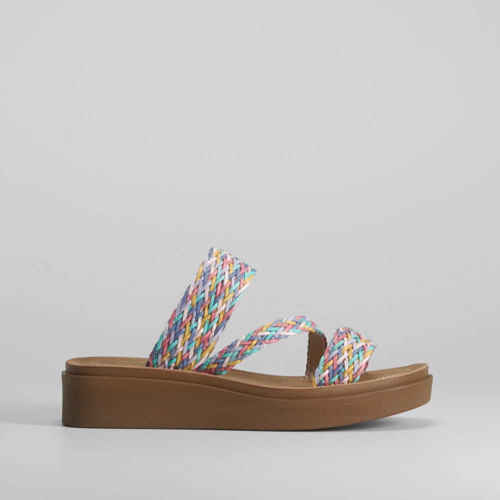 Sandalia multicolor cuña destalonada de NYC