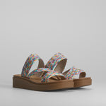 Sandalia multicolor cuña destalonada de NYC