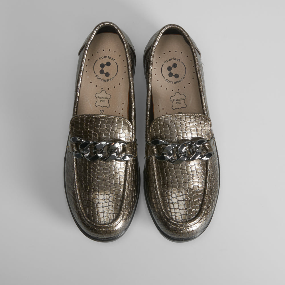 Mocasín cadena metalizado de COMFEET