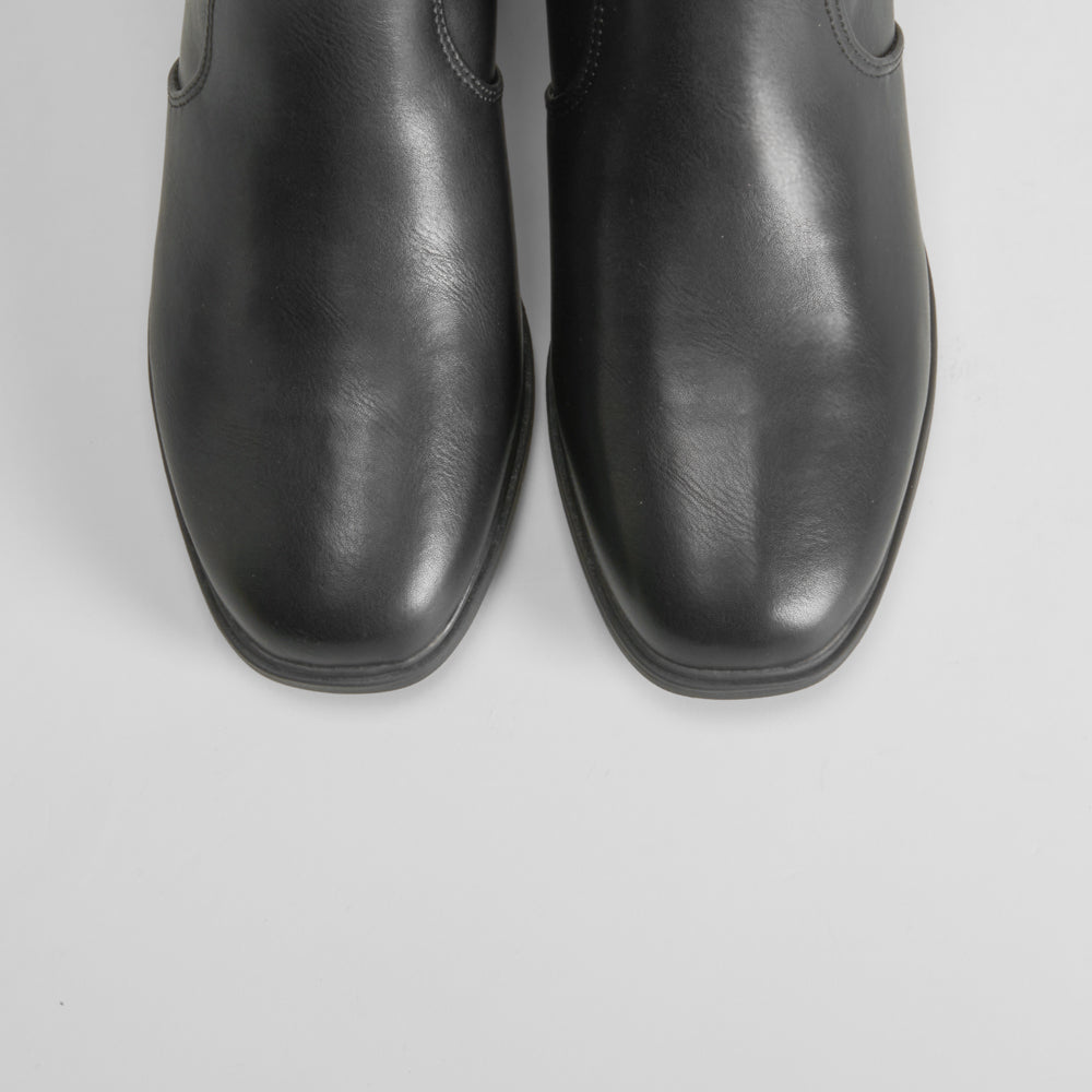 Botín tacón medio negro COMFEET