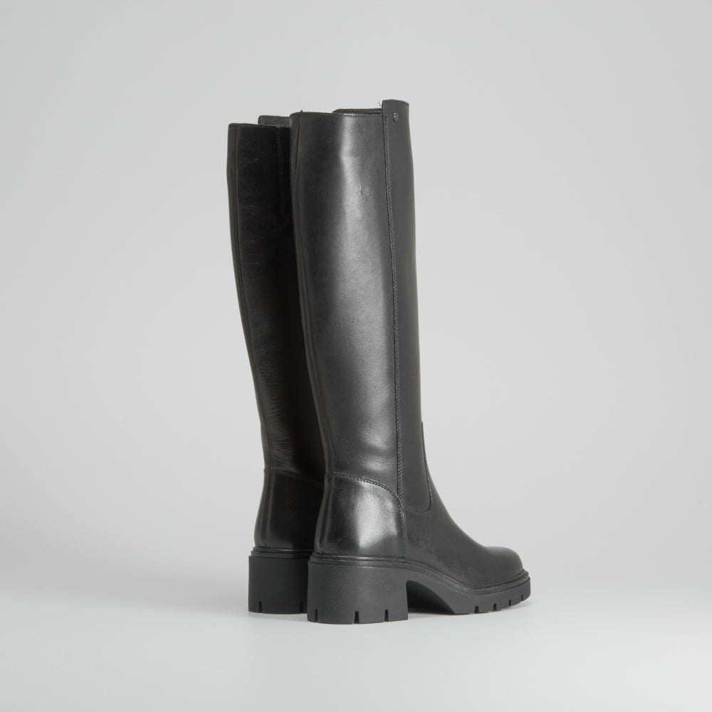 Bota negra lisa de piel FOSCO