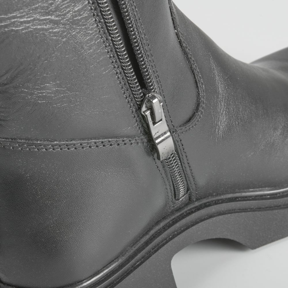 Bota negra lisa de piel FOSCO