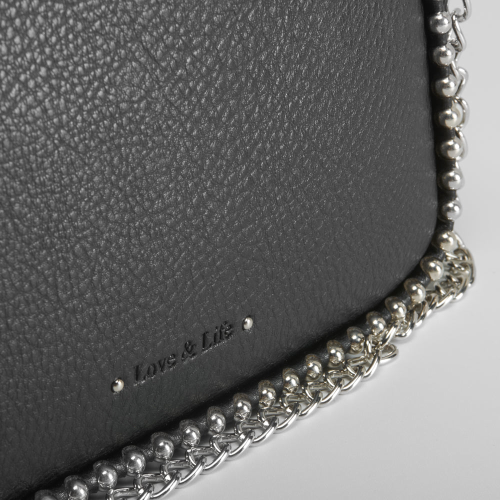 Bolso bandolera remaches negra NYC