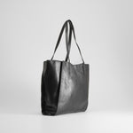 Bolso shopper negro con remaches PICCOLA PIU