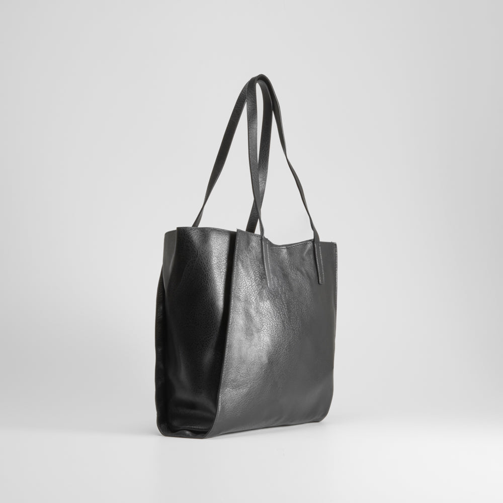 Bolso shopper negro con remaches PICCOLA PIU