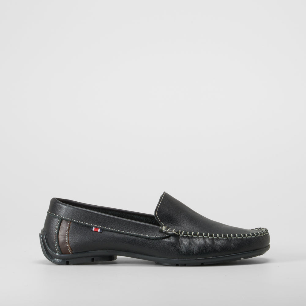 Mocasín de piel negro MR. HANSEN