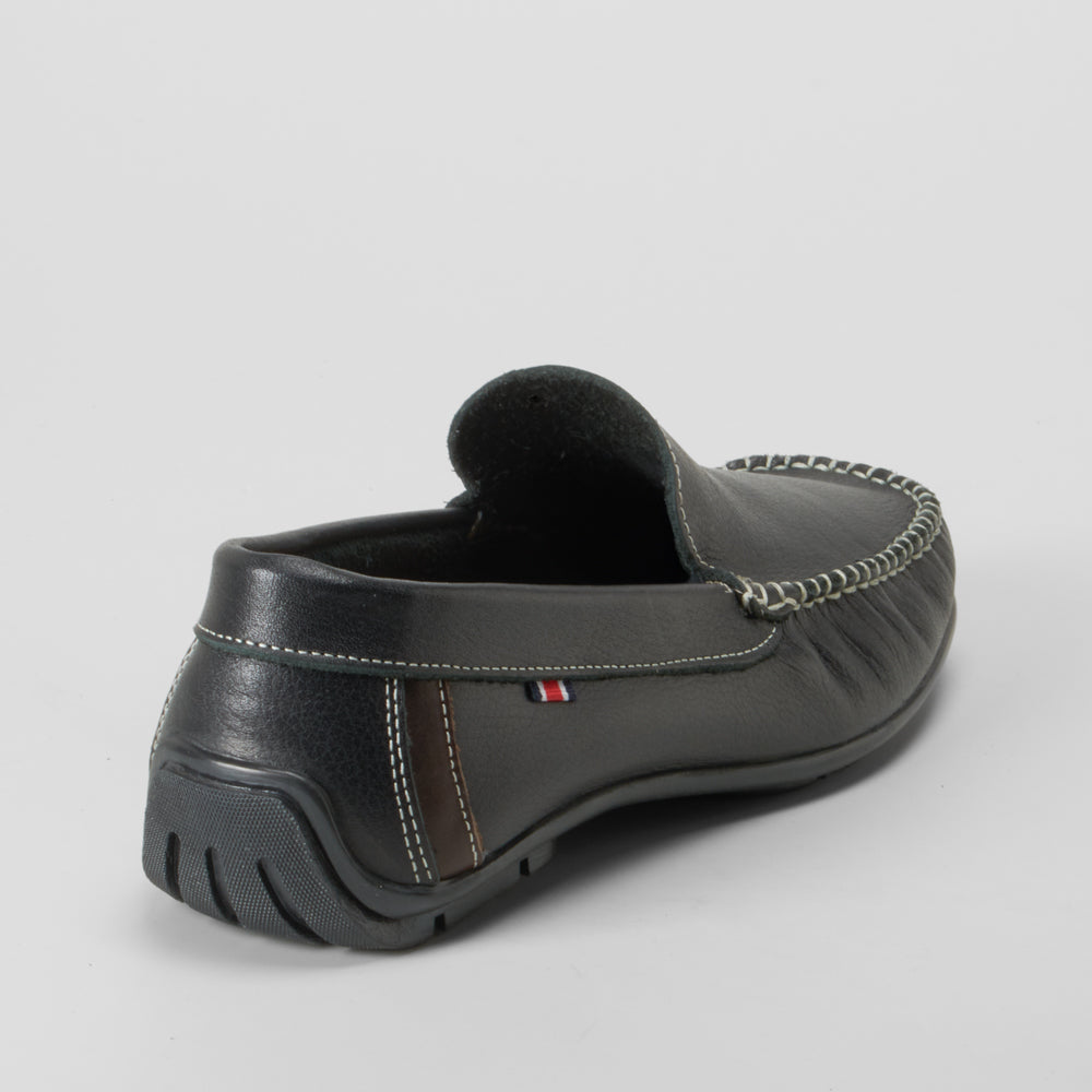Mocasín de piel negro MR. HANSEN