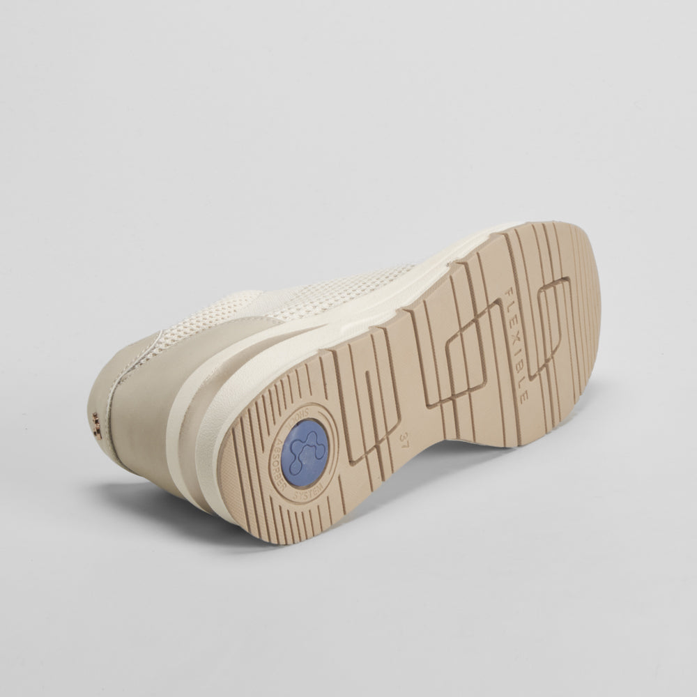 Sneaker cuña beige COMFEET