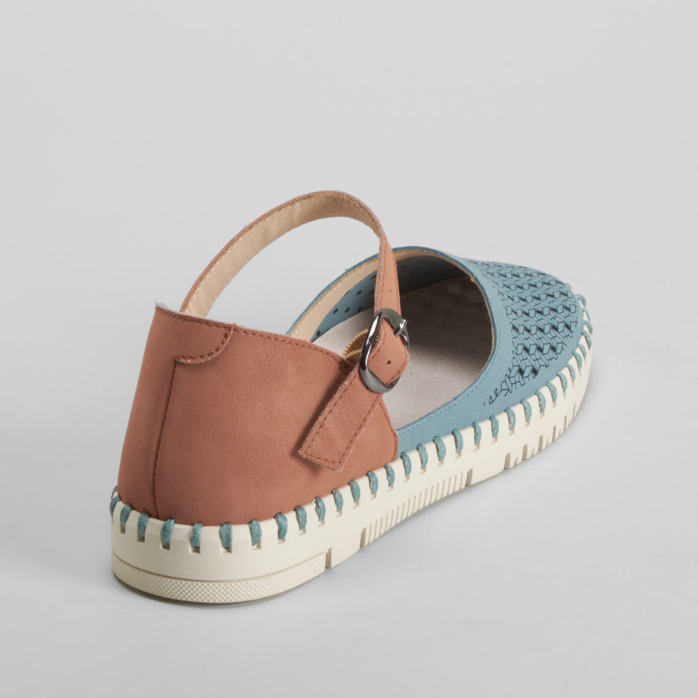 Merceditas perfos azul COMFEET