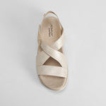 Sandalia cuña cierre velcro beige COMFEET