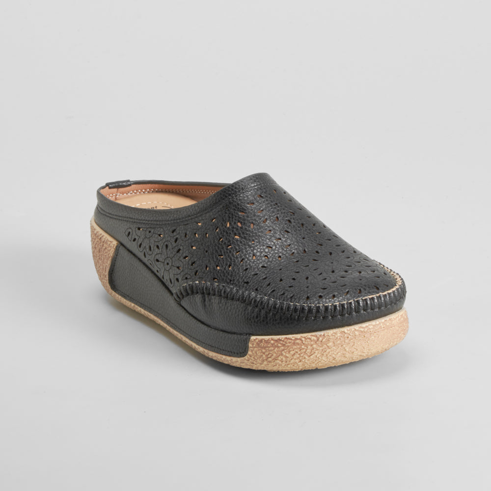 Zueco perfos negro COMFEET