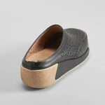 Zueco perfos negro COMFEET