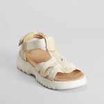 Sandalia cuña tiras beige COMFEET