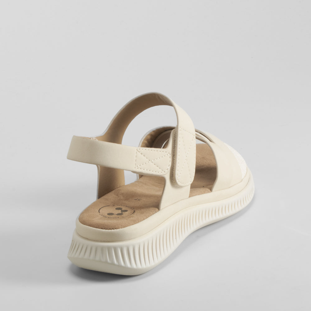 Sandalia plana acolchada beige COMFEET