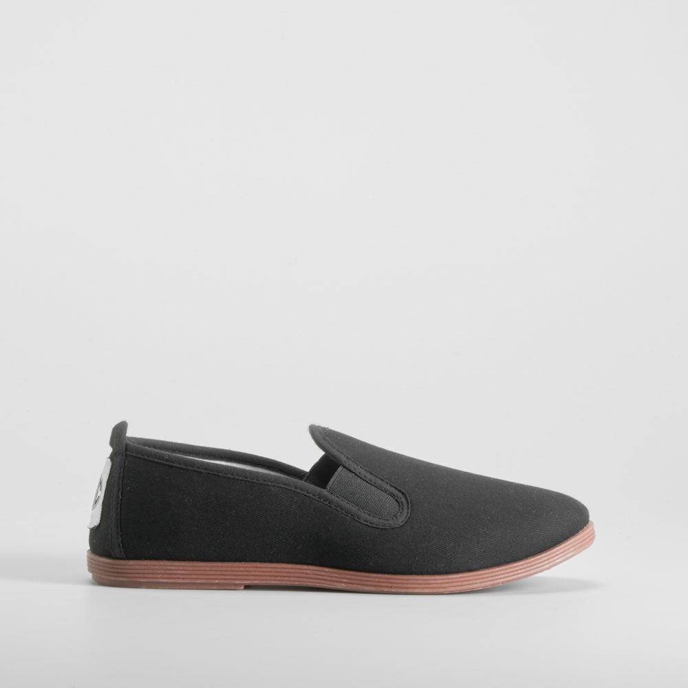 Zapatilla lona kung fu negra NYC